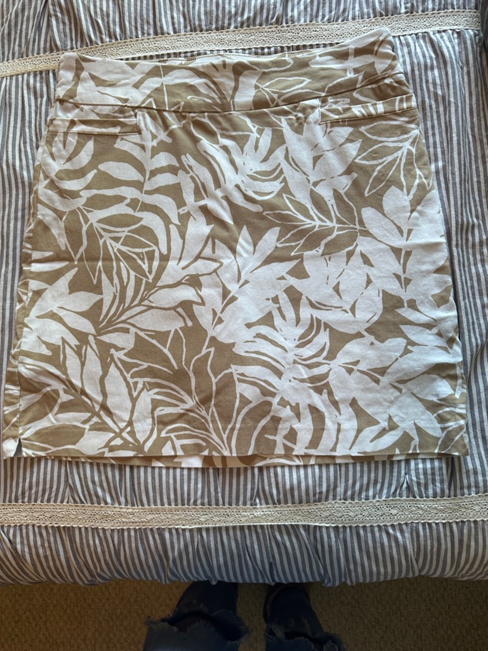 Kim Rogers Beige and White Leaf-Print Midi Skort